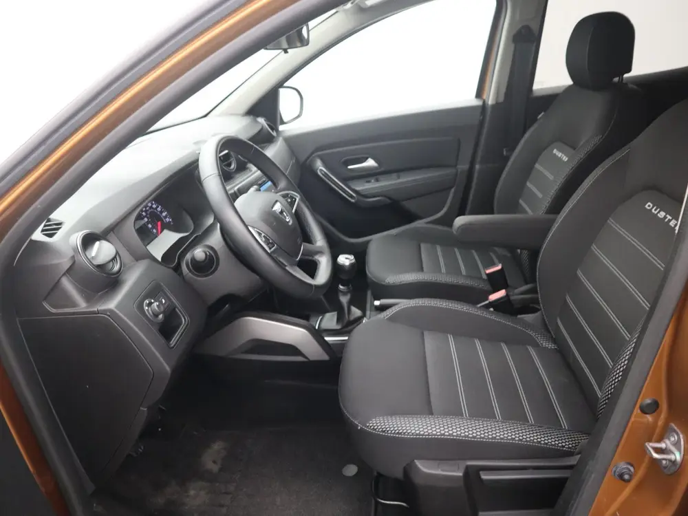 Dacia Duster 1.0 TCe Prestige CAMERA / TREKHAAK / AIRCO / LE uit 2020, foto 19