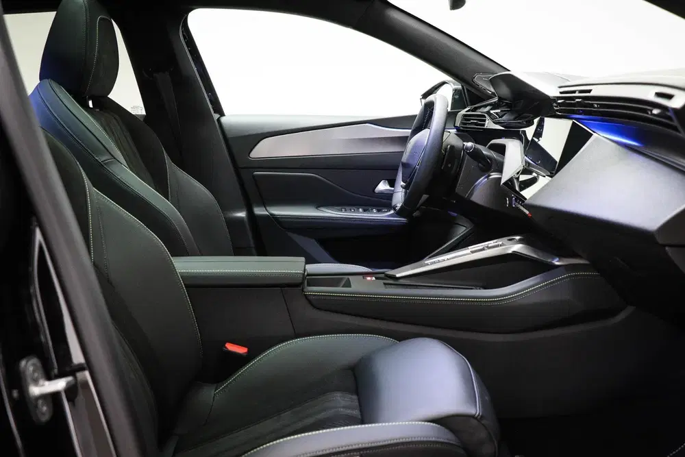 Peugeot 408 GT 58 kWh uit 2026, foto 10