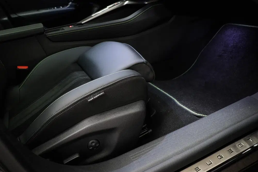 Peugeot 408 GT 58 kWh uit 2026, foto 12