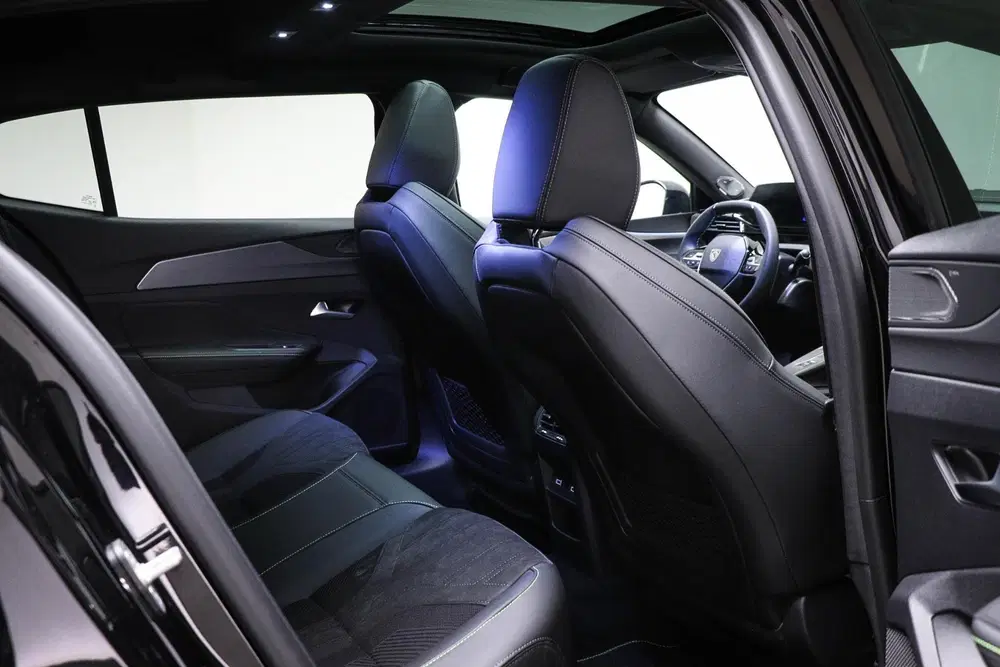 Peugeot 408 GT 58 kWh uit 2026, foto 14