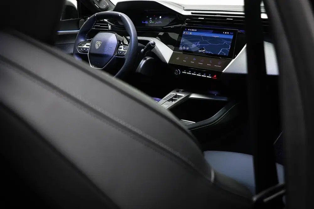 Peugeot 408 GT 58 kWh uit 2026, foto 15
