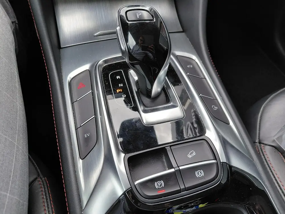 MG EHS 1.5 TGDI Luxury PHEV | Trekhaak | Apple carplay | And uit 2022, foto 12