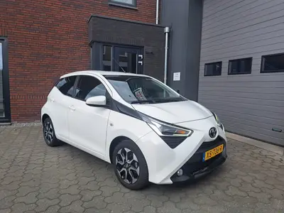 Toyota Aygo 1.0 VVT-i x-joy AUTOMAAT uit 2019