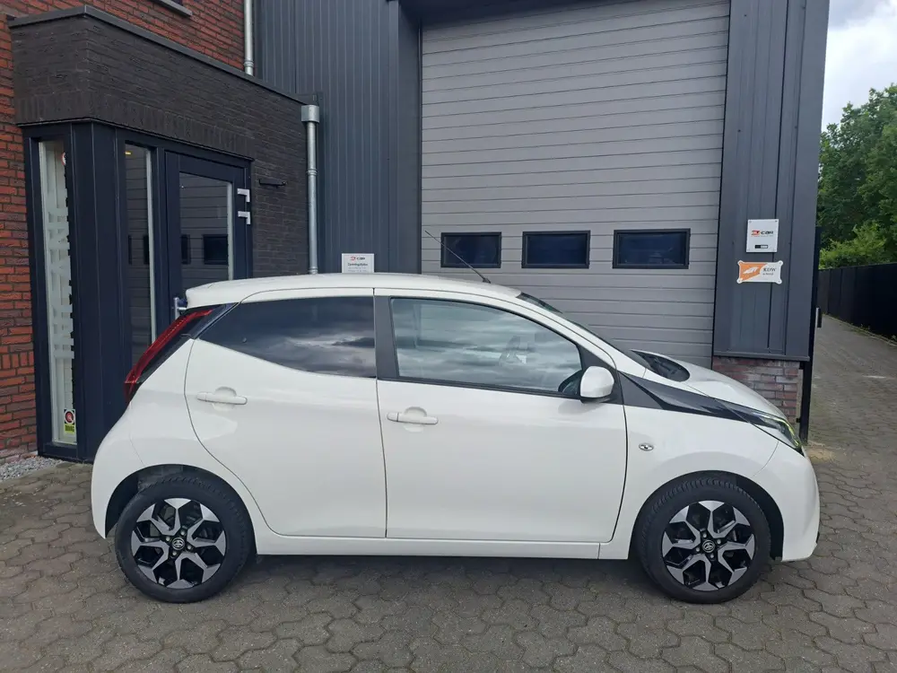 Toyota Aygo 1.0 VVT-i x-joy AUTOMAAT uit 2019, foto 3