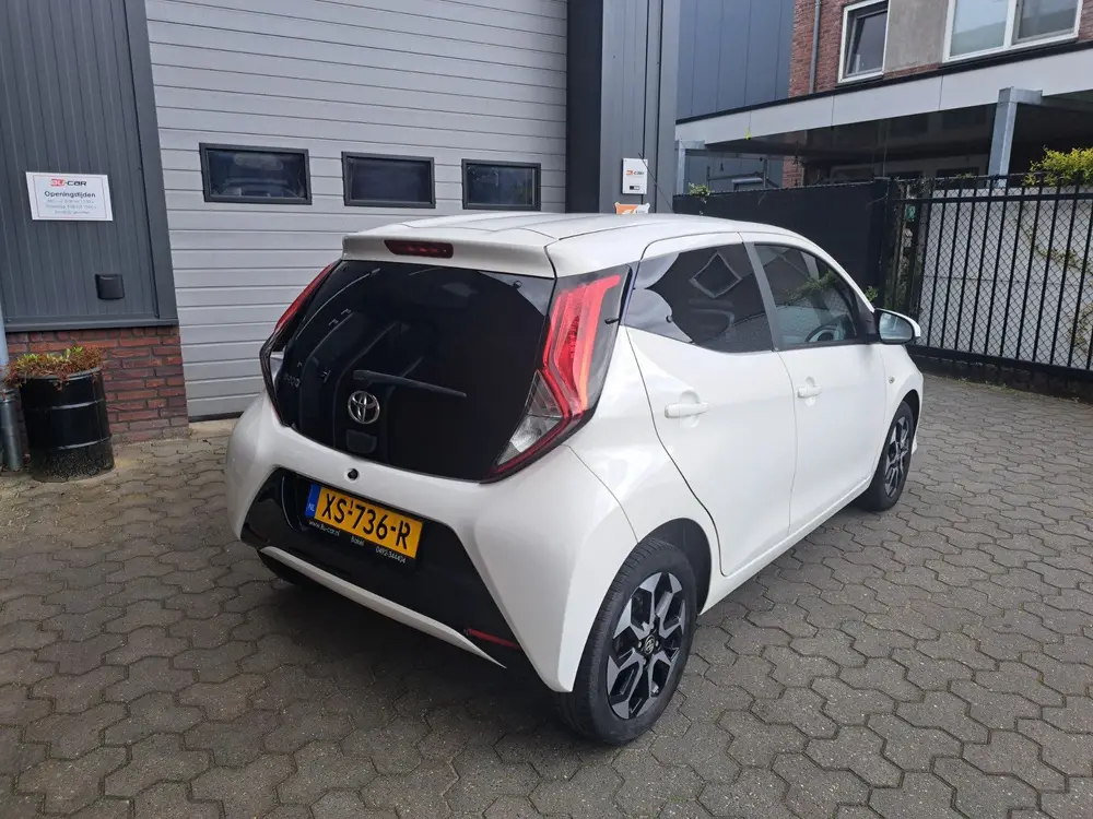 Toyota Aygo 1.0 VVT-i x-joy AUTOMAAT uit 2019, foto 4