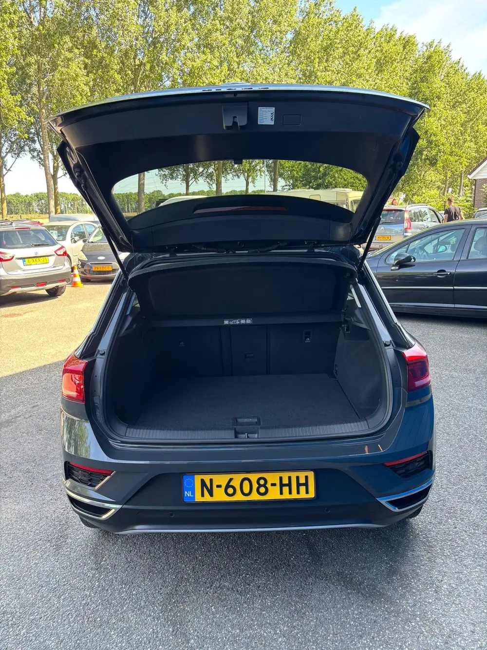 Volkswagen T-Roc 1.0 TSI Style Business uit 2021, foto 13