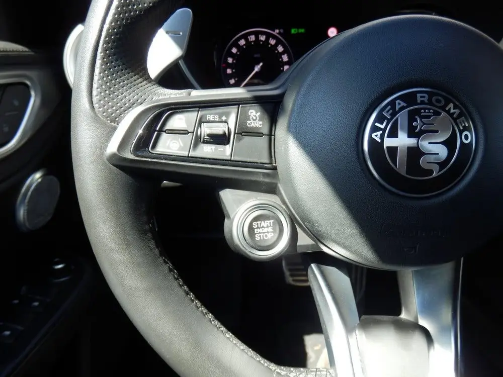 Alfa Romeo Giulia 2.0 T AWD Veloce Q4 280 pk. I Facelift I uit 2023, foto 19