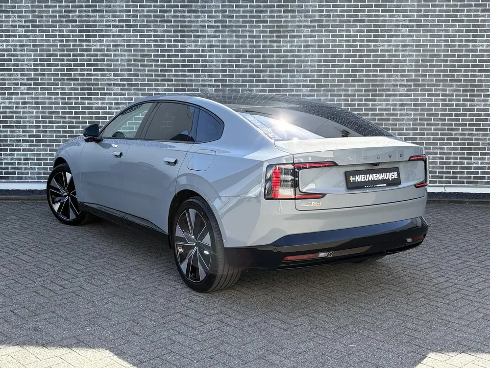 Volvo ES90 Single Motor Extended Range Plus Launch Ed uit 2026, foto 10