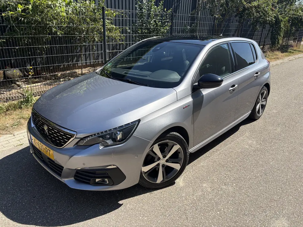 Peugeot 308 1.2 PureTech Blue Lease GT-Line uit 2021, foto 2
