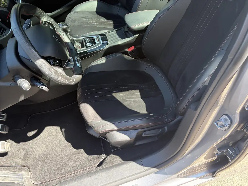 Peugeot 308 1.2 PureTech Blue Lease GT-Line uit 2021, foto 7