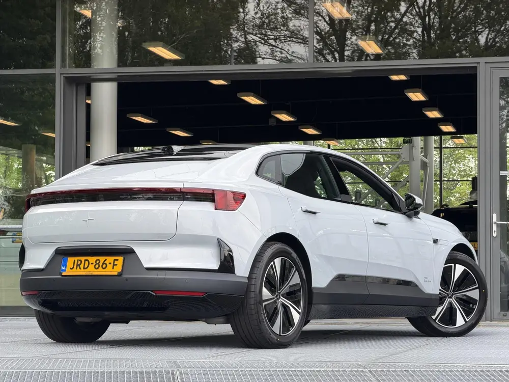 Polestar 4 Long Range Single motor 100 kWh 272PK uit 2025, foto 2