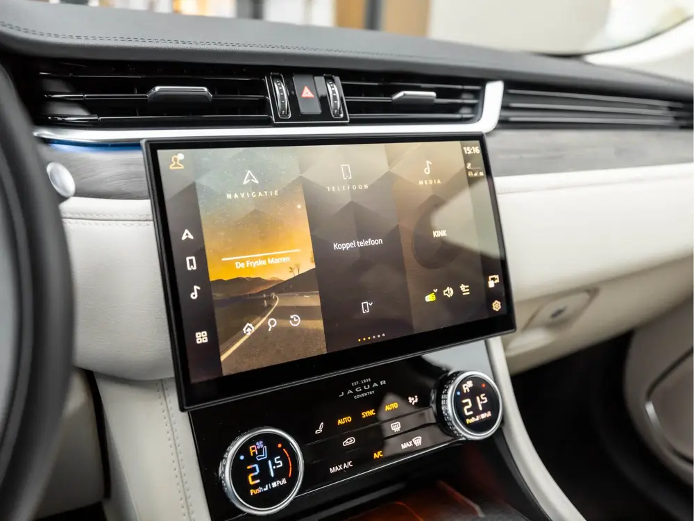 Jaguar F-Pace P400e 404pk AWD S uit 2022, foto 12