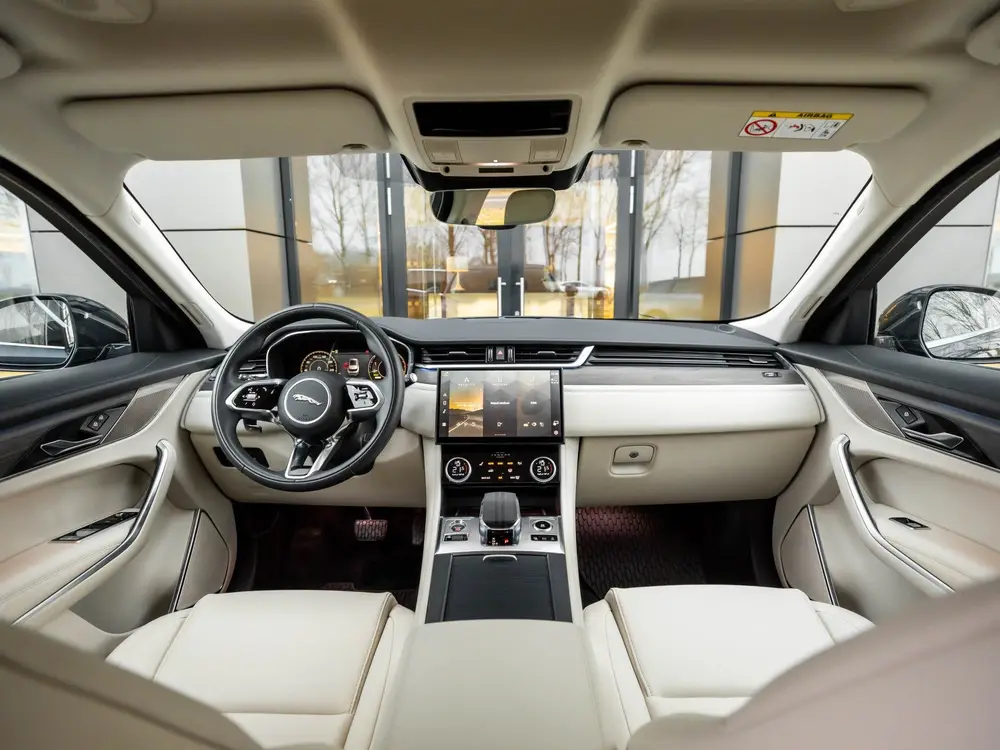 Jaguar F-Pace P400e 404pk AWD S uit 2022, foto 17