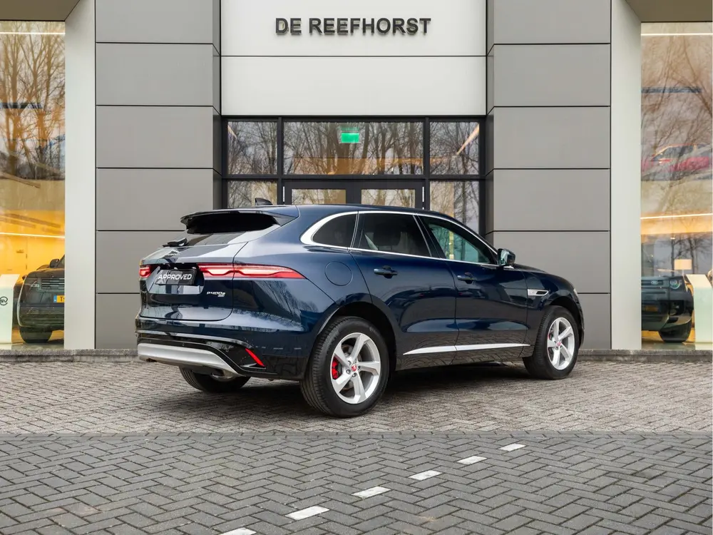 Jaguar F-Pace P400e 404pk AWD S uit 2022, foto 2