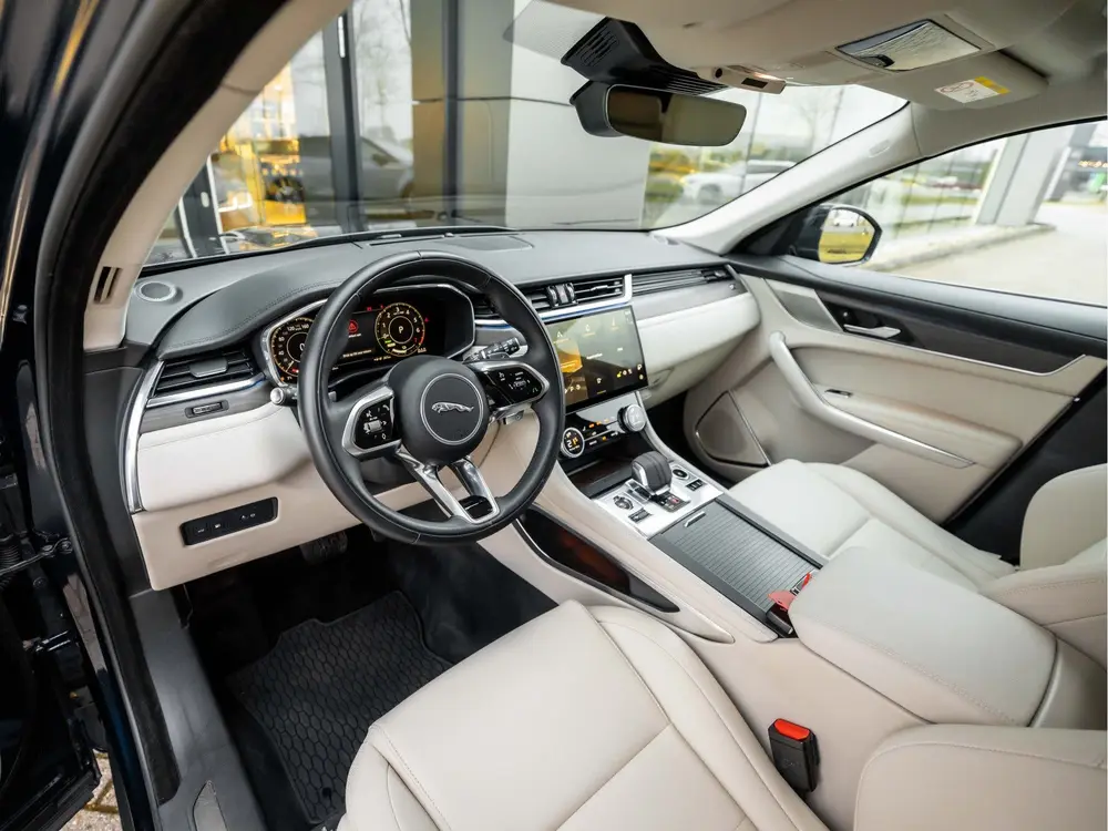 Jaguar F-Pace P400e 404pk AWD S uit 2022, foto 3