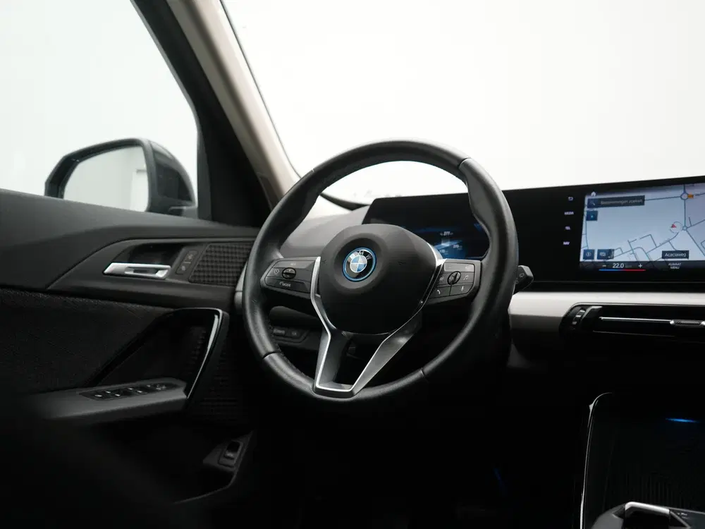 BMW iX1 xDrive30 67 kWh 313pk Dealer O.H. uit 2023, foto 19