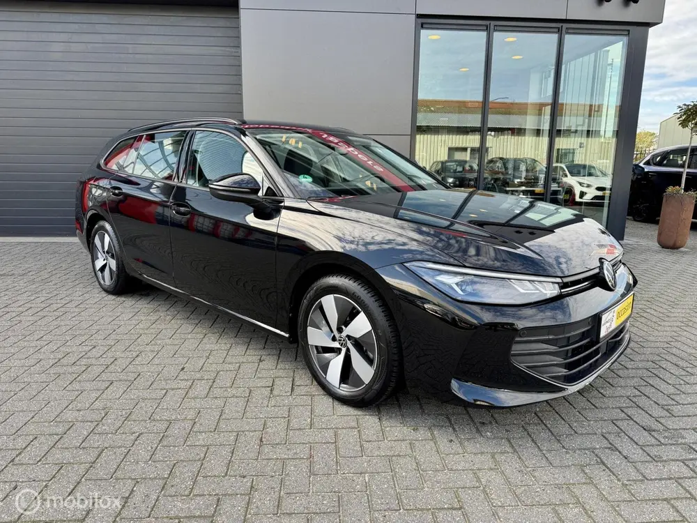 Volkswagen Passat Variant 1.5 eTSI uit 2024, foto 2