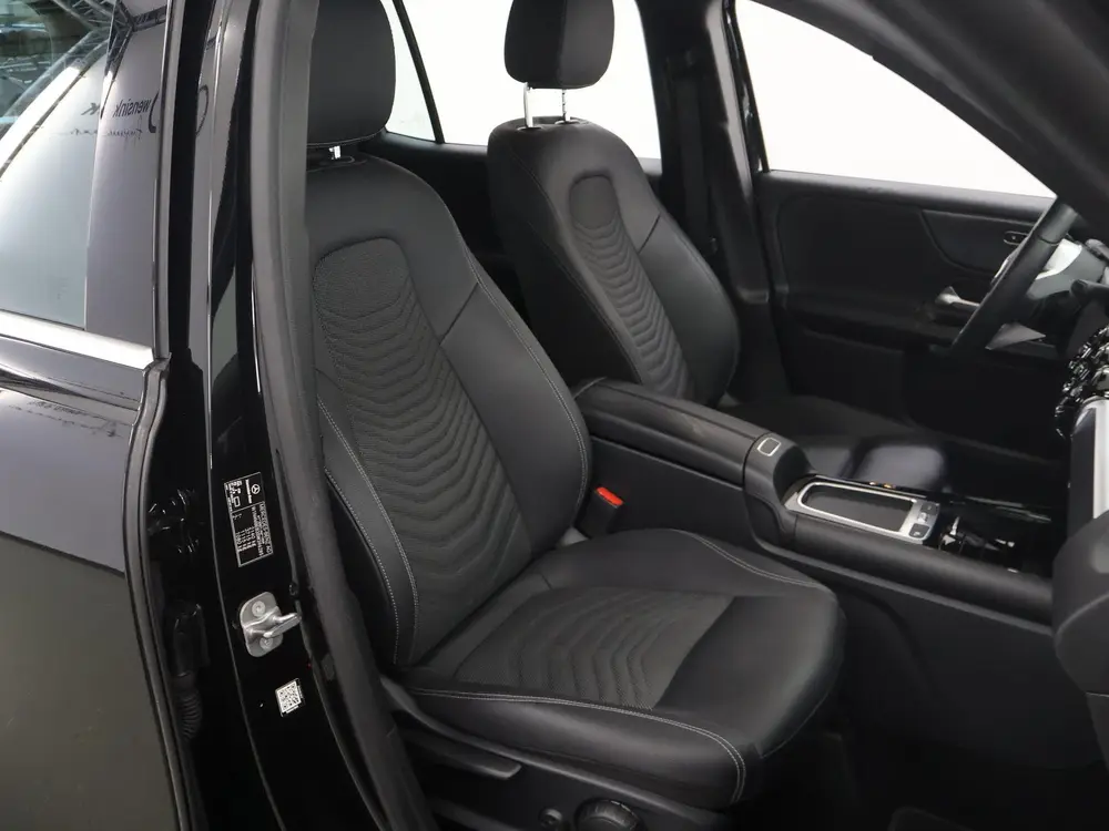 Mercedes-Benz GLB 180 Star Edition uit 2024, foto 10