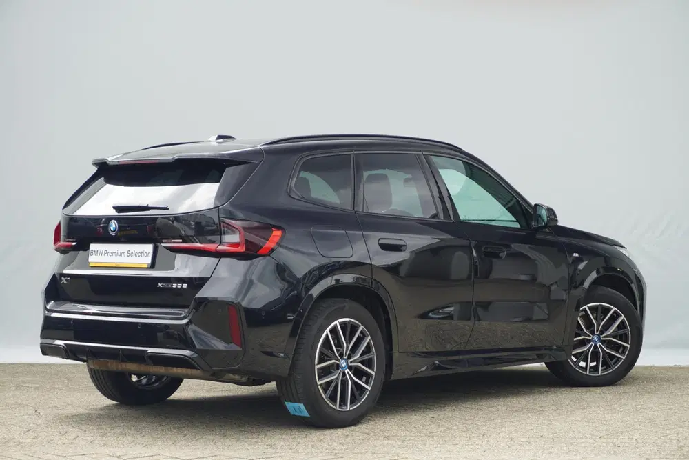 BMW X1 xDrive30e uit 2023, foto 2