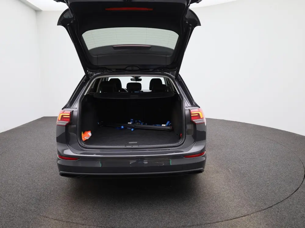 Volkswagen Golf 2.0 TDI SCR DSG Life Variant uit 2022, foto 11