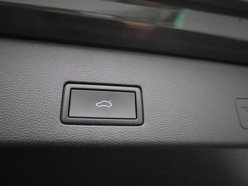Volkswagen Golf 2.0 TDI SCR DSG Life Variant uit 2022, foto 13
