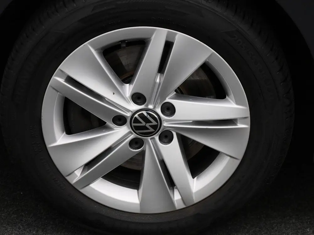 Volkswagen Golf 2.0 TDI SCR DSG Life Variant uit 2022, foto 14