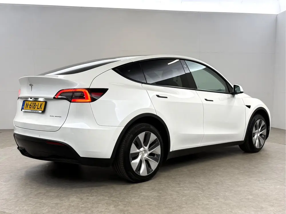 Tesla Model Y Long Range AWD 75 kWh uit 2021, foto 13