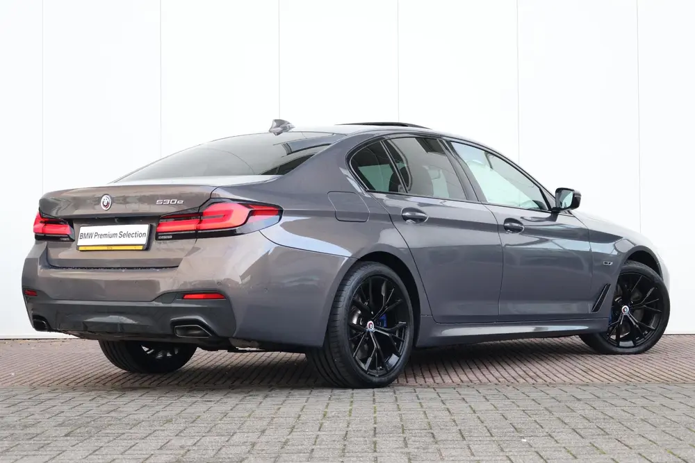 BMW 5-serie 530e Business Edition Plus uit 2023, foto 7