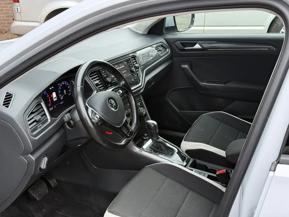 Volkswagen T-Roc 1.5 TSI Sport | LED | Camera | ACC uit 2021, foto 2