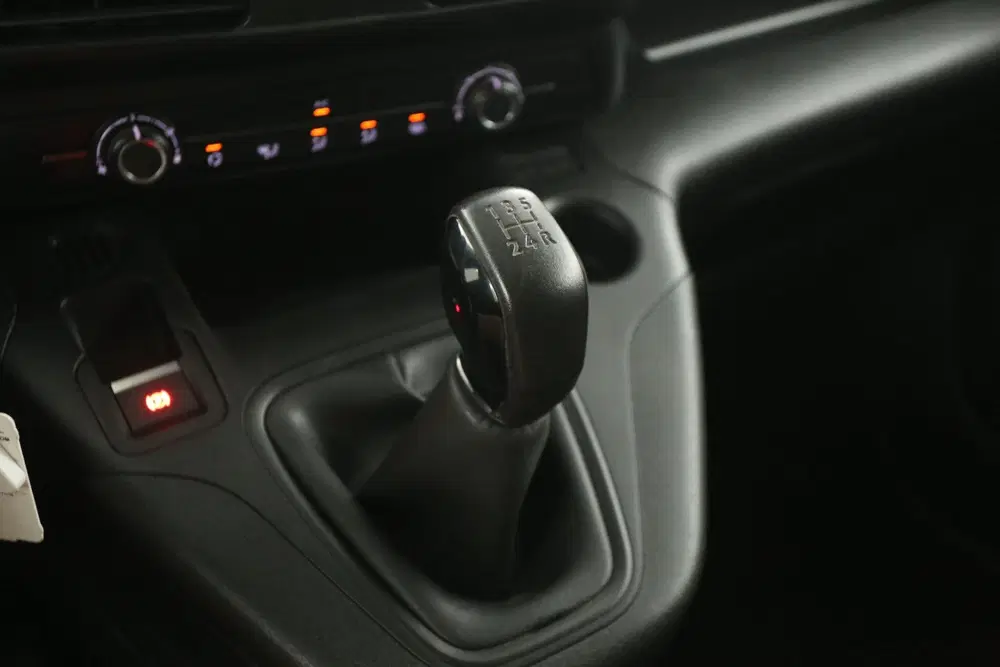 Opel Combo 1.5D 102PK uit 2022, foto 19