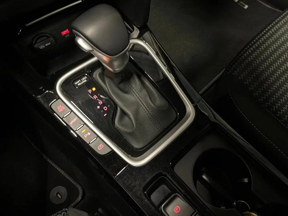 Kia Ceed 1.6 GDI PHEV DynamicLine uit 2021, foto 15