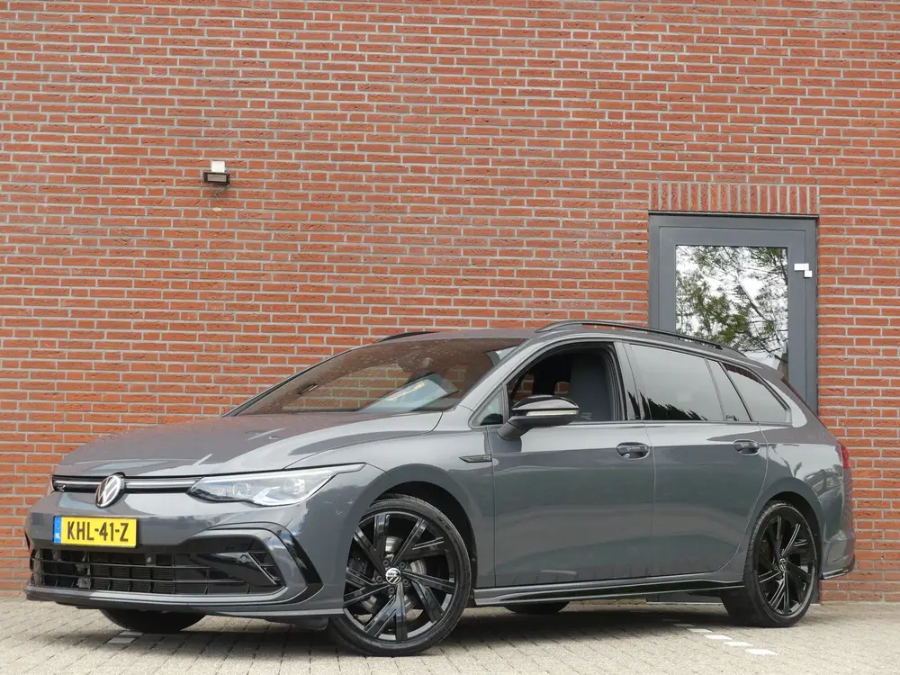 Volkswagen Golf 2.0 TSI R-Line / Trekhaak (bj 2022) uit 2022