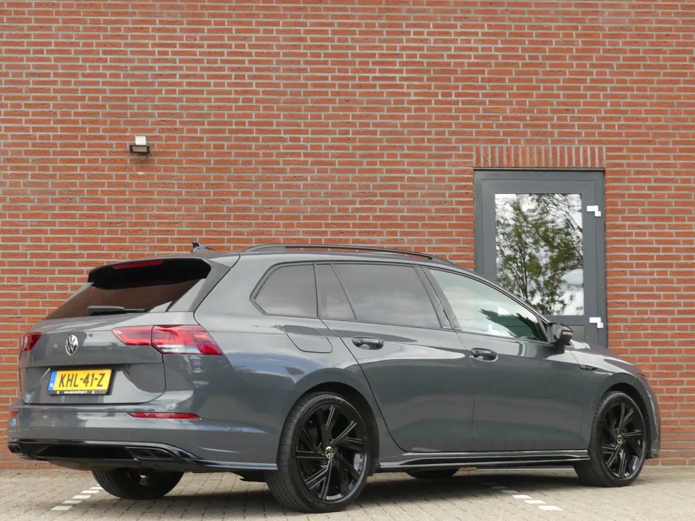 Volkswagen Golf 2.0 TSI R-Line / Trekhaak (bj 2022) uit 2022, foto 4