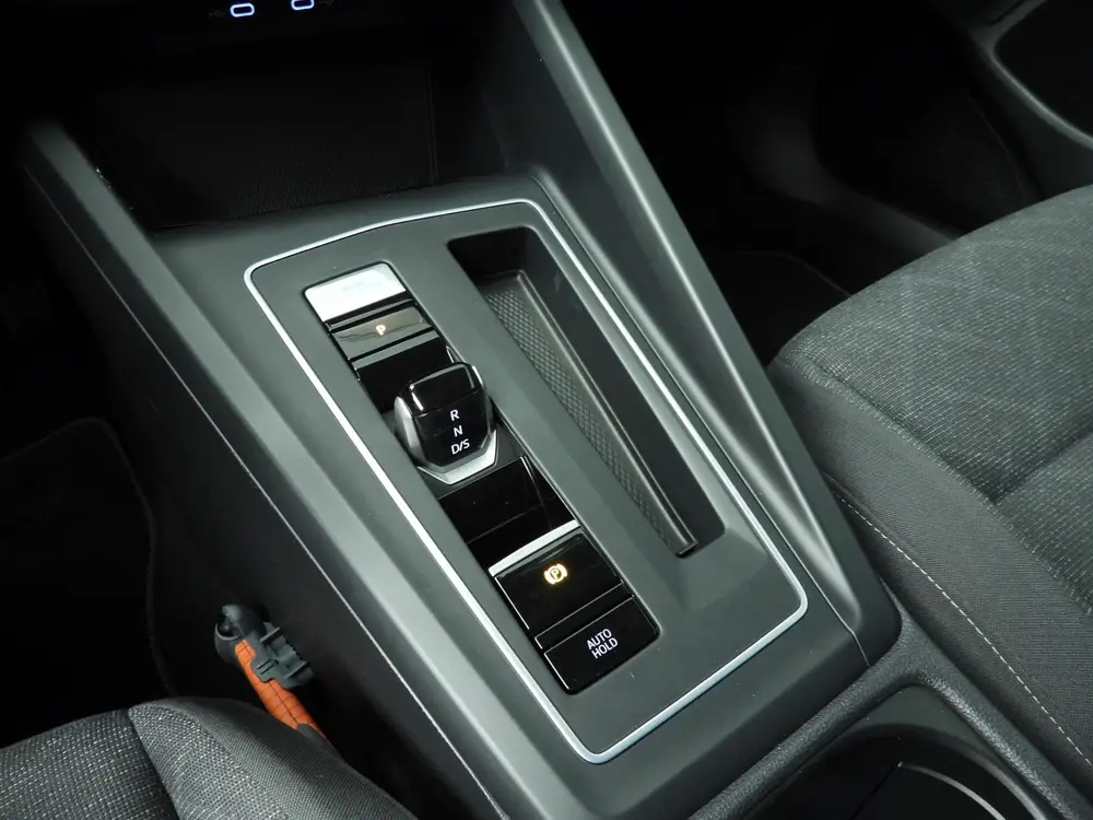 Volkswagen Golf 1.0 eTSI Life Business dealer onderhouden | uit 2021, foto 16
