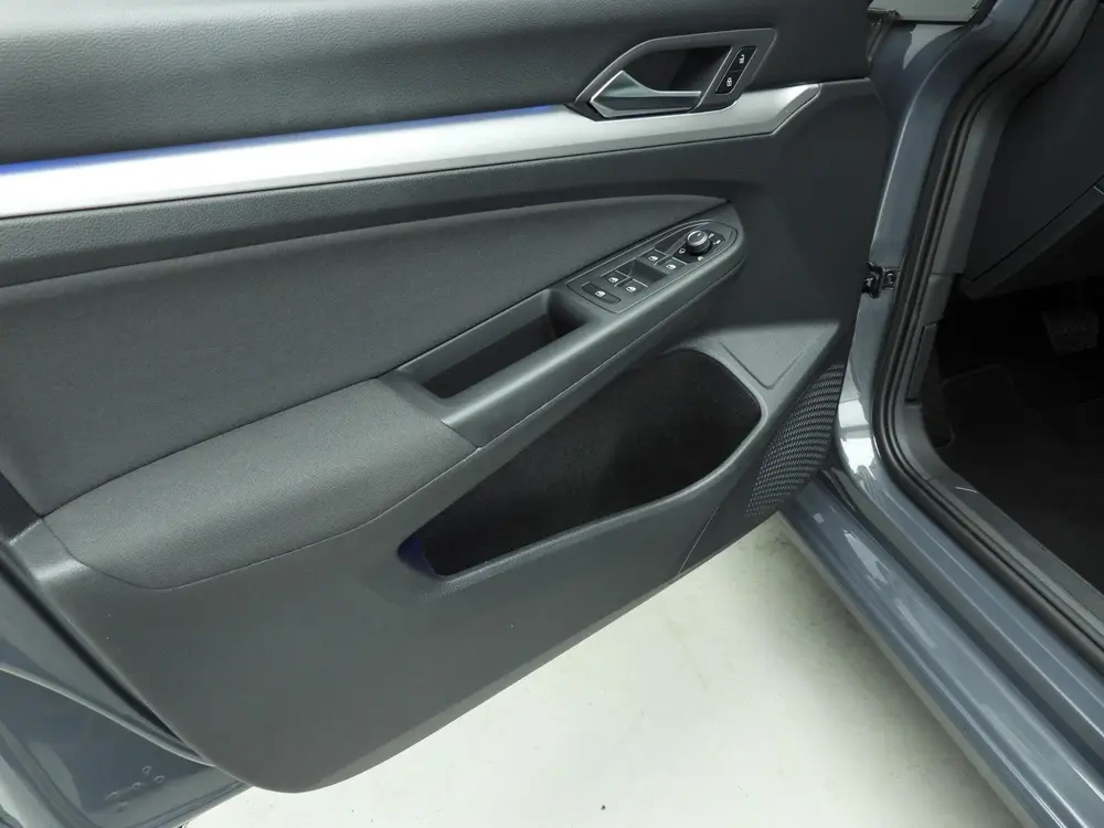 Volkswagen Golf 1.0 eTSI Life Business dealer onderhouden | uit 2021, foto 20