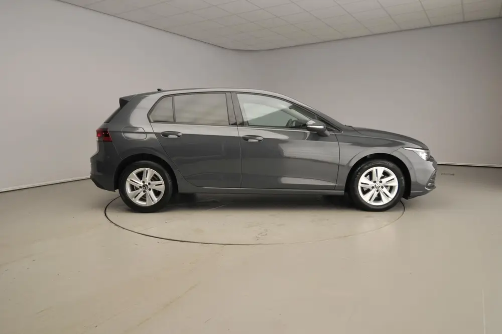 Volkswagen Golf 1.0 eTSI Life Business dealer onderhouden | uit 2021, foto 4