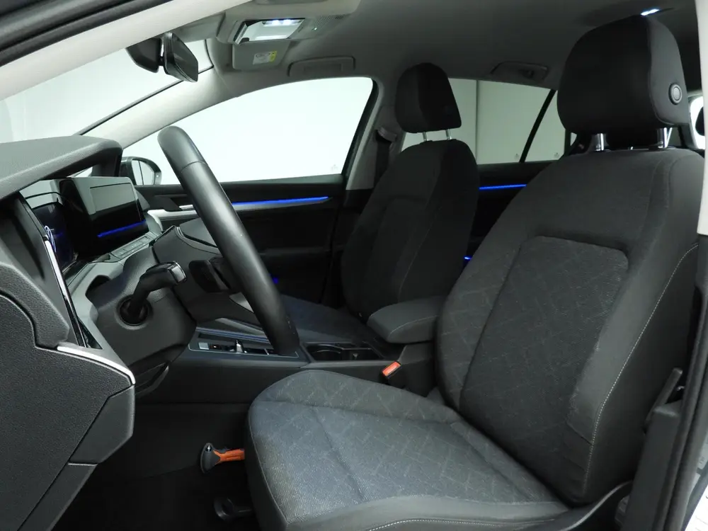 Volkswagen Golf 1.0 eTSI Life Business dealer onderhouden | uit 2021, foto 7