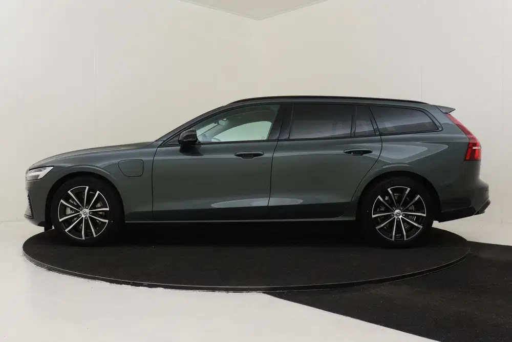 Volvo V60 T6 PLUG-IN HYBRID AWD ULTRA DARK -PANO.DAK uit 2026, foto 7