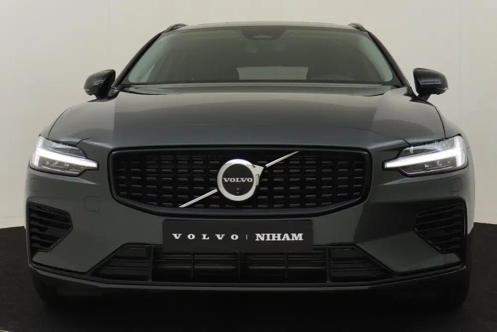 Volvo V60 T6 PLUG-IN HYBRID AWD ULTRA DARK -PANO.DAK uit 2026, foto 9