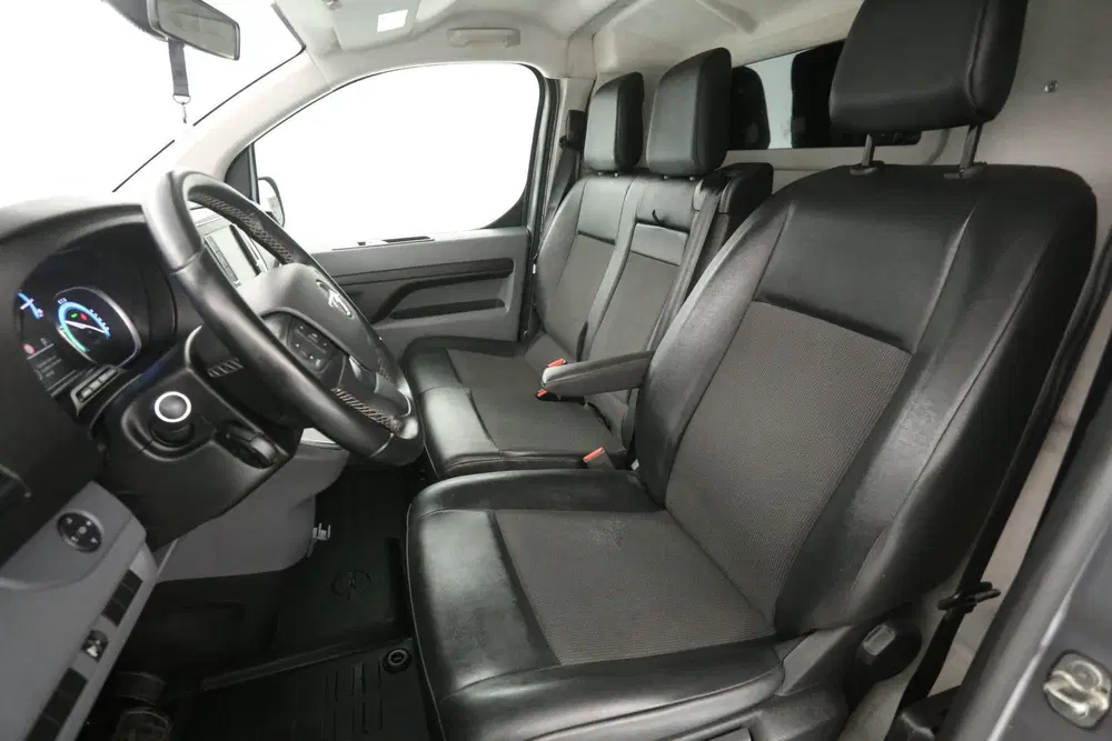 Peugeot Expert Opel Vivaro-e 75 kWh L2H1 Innovation uit 2021, foto 10