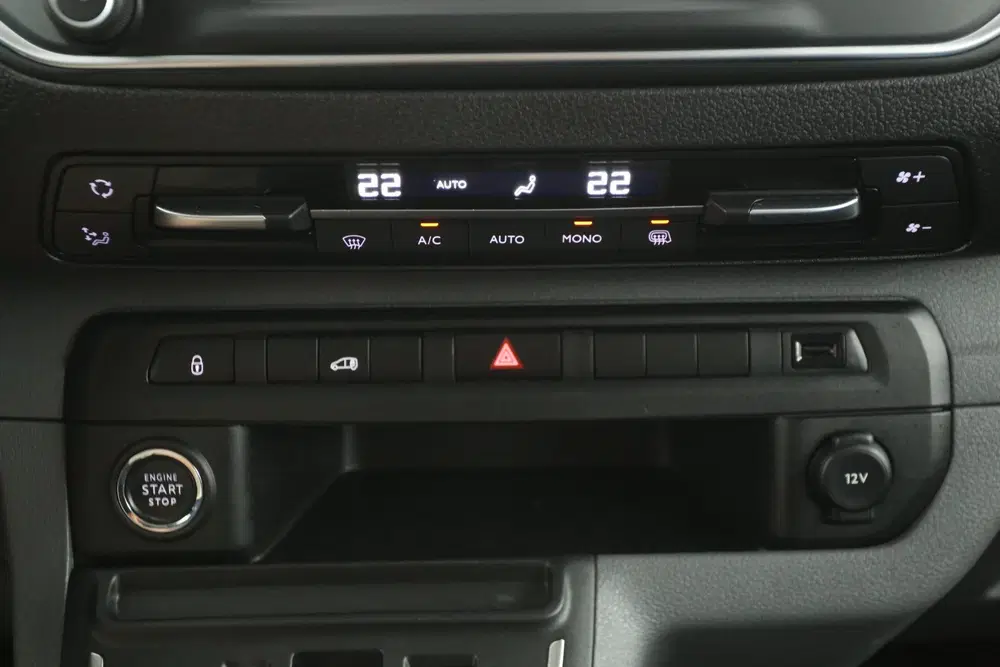 Peugeot Expert Opel Vivaro-e 75 kWh L2H1 Innovation uit 2021, foto 17