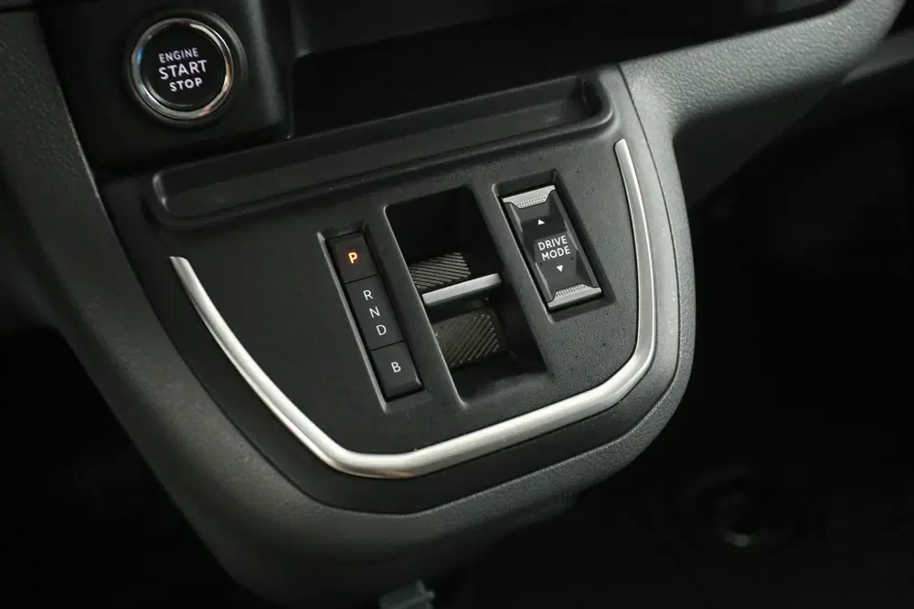Peugeot Expert Opel Vivaro-e 75 kWh L2H1 Innovation uit 2021, foto 18