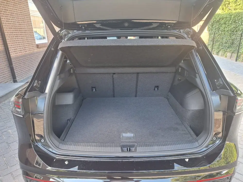 Volkswagen Tiguan 1.5 Etsi 150pk Dsg-7 2024 Zwart uit 2024, foto 10