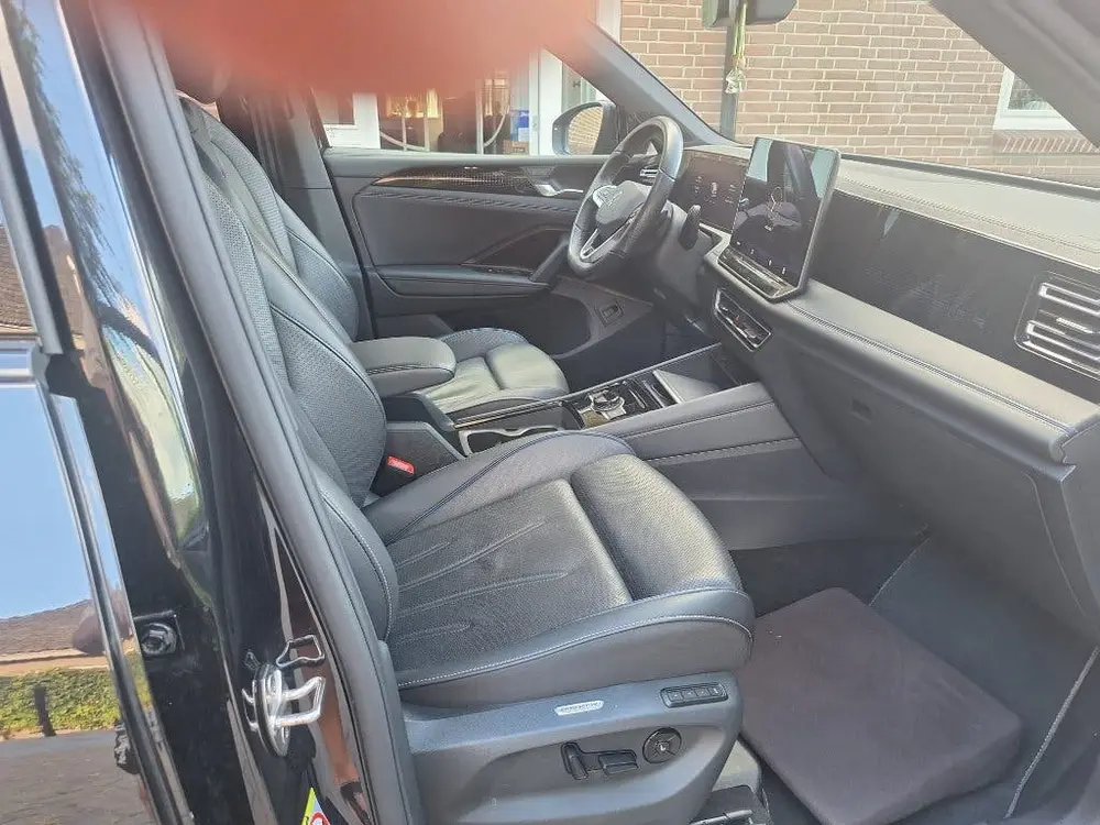 Volkswagen Tiguan 1.5 Etsi 150pk Dsg-7 2024 Zwart uit 2024, foto 12