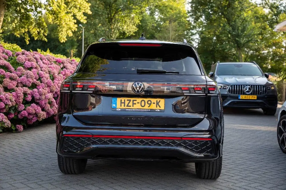 Volkswagen Tiguan 1.5 Etsi 150pk Dsg-7 2024 Zwart uit 2024, foto 4