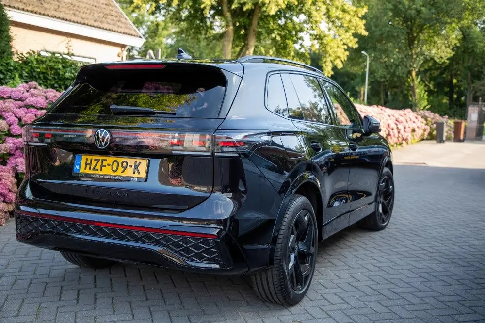 Volkswagen Tiguan 1.5 Etsi 150pk Dsg-7 2024 Zwart uit 2024, foto 5