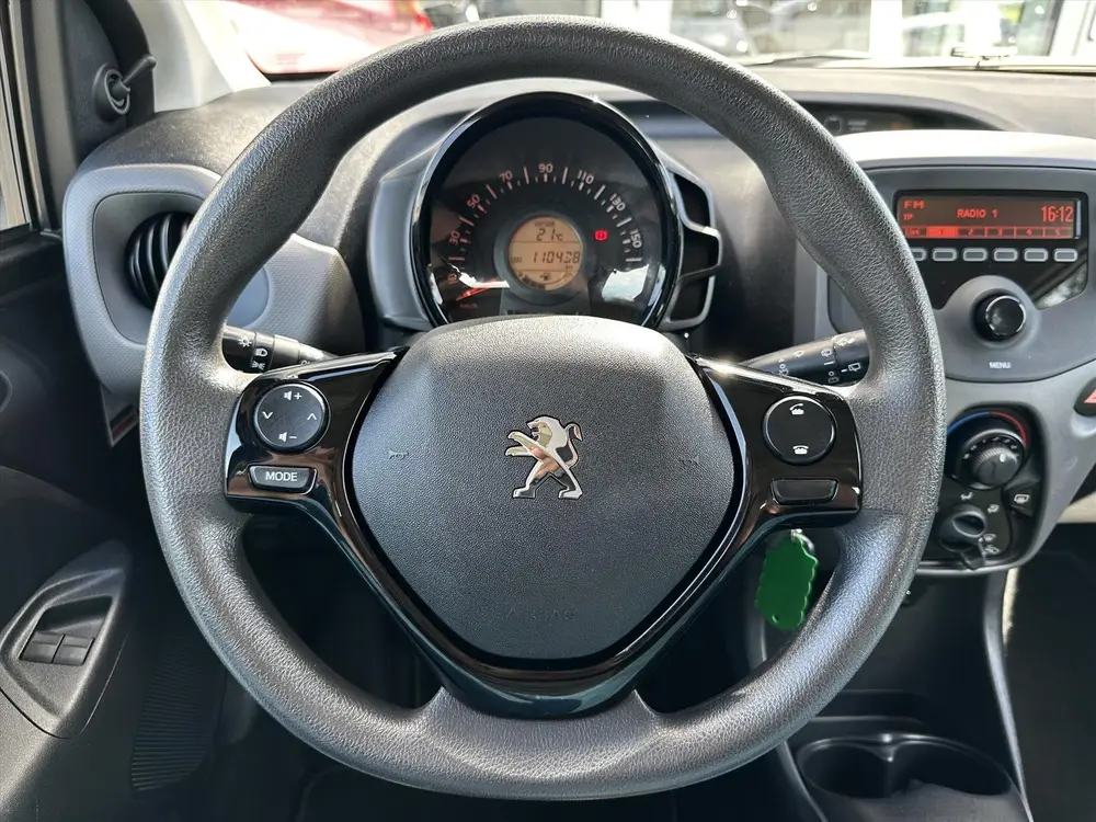 Peugeot 108 1.0 e-VTi 72pk 5D Active uit 2022, foto 7