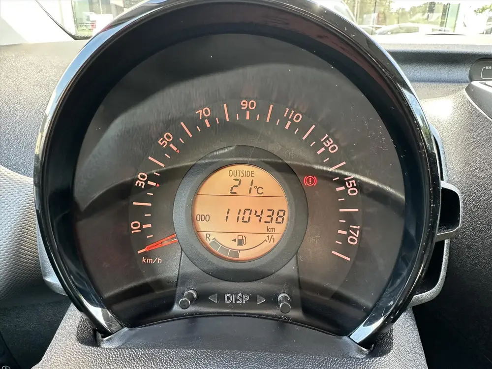 Peugeot 108 1.0 e-VTi 72pk 5D Active uit 2022, foto 8