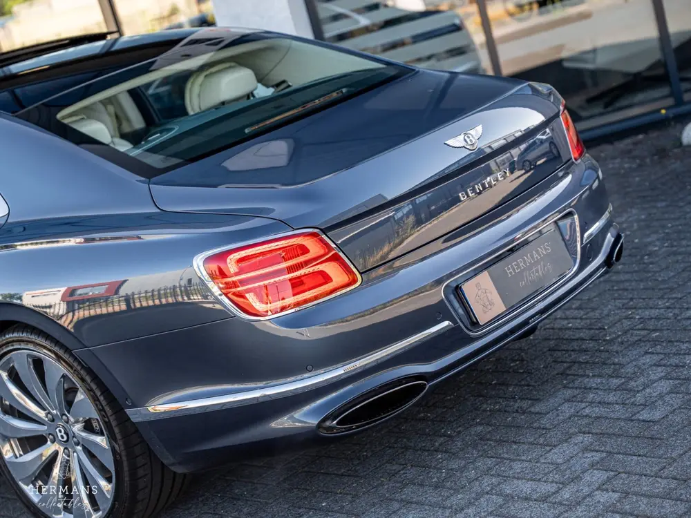 Bentley Flying Spur 6.0 W12 First Edition / NAIM / Rotating uit 2019, foto 10