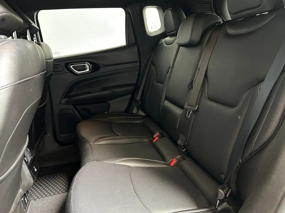 Jeep Compass 4xe 240 Plug-in Hybrid S versie uit 2021, foto 12